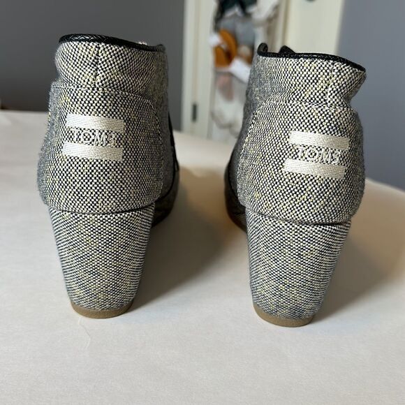 TOMS Women’s Desert Wedge Linen-Like Metallic Ankle Booties Cream/Gray Size 8.5 - Picture 3 of 13